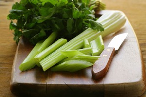 Рецепты и советы приготовления салатов и супов с использованием сельдерея
